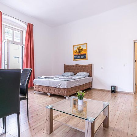 6 Min To Amusement Park - Economy Rooms In Shared Apartment Vienna Esterno foto