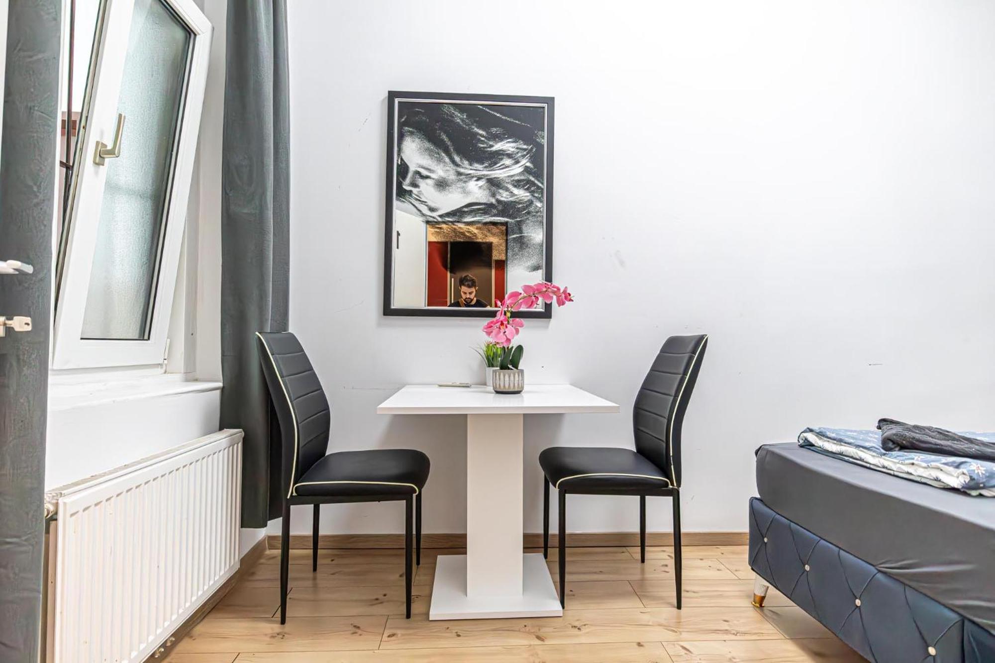 6 Min To Amusement Park - Economy Rooms In Shared Apartment Vienna Esterno foto